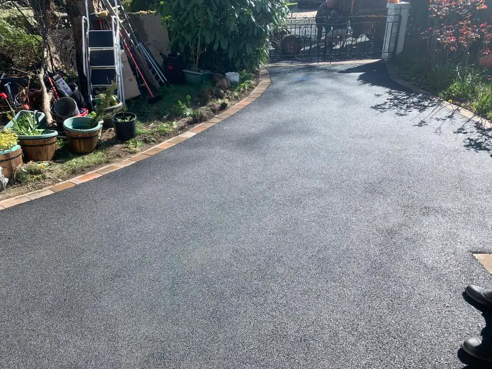 New tarmac driveway in Keighley
